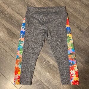 LulaRoe simply comfortable Capri athletic leggings size med